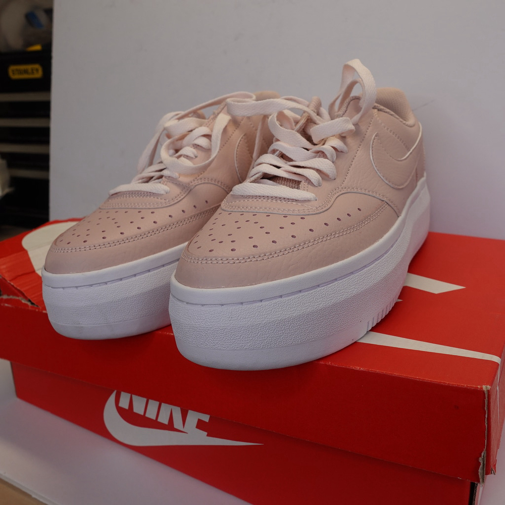 Women's Nike Court Vision Alta Platform Sneakers Pink White Size 10 NIB - Picture 4 of 11